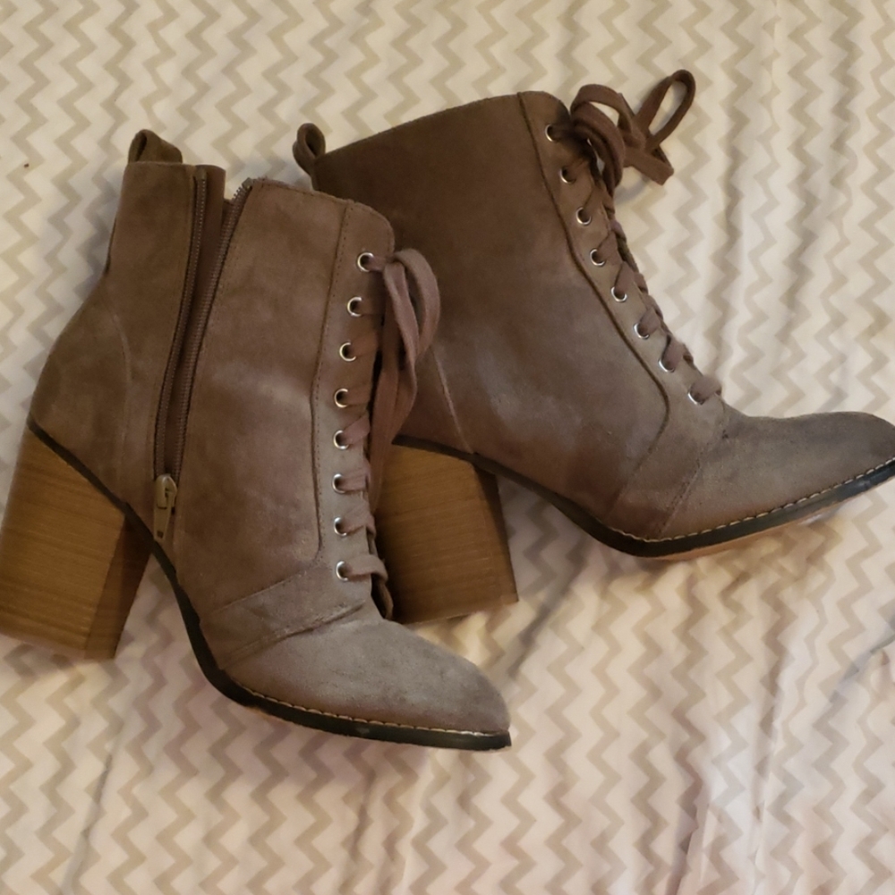 Candie's Women's 8.5 fashion boots